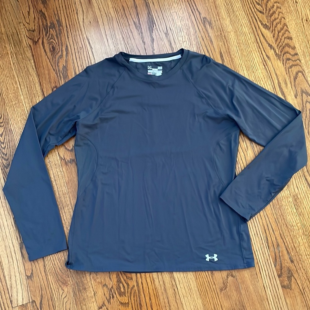 Under Armour Women’s Large Ling sleeve top